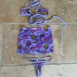 Alien skirt, bra, and thong set